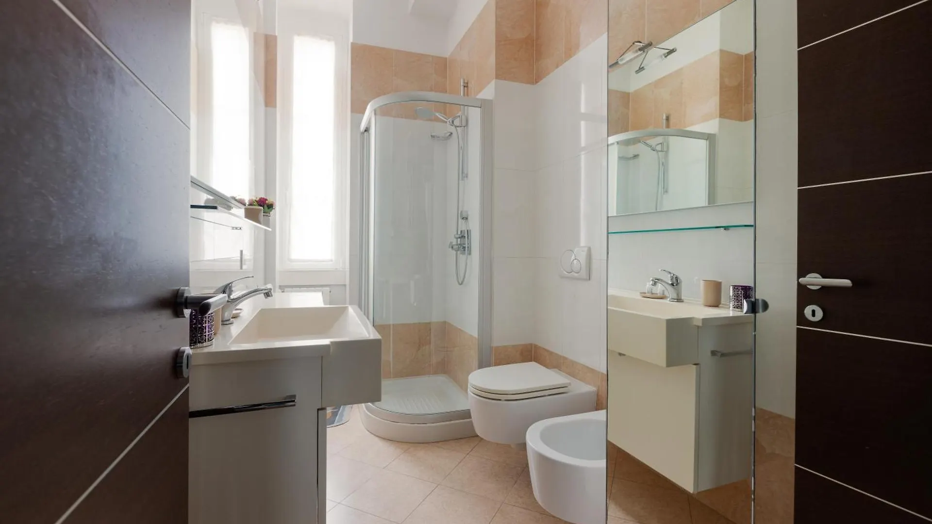M4 Argonne Balcony Apartment Милан Италия