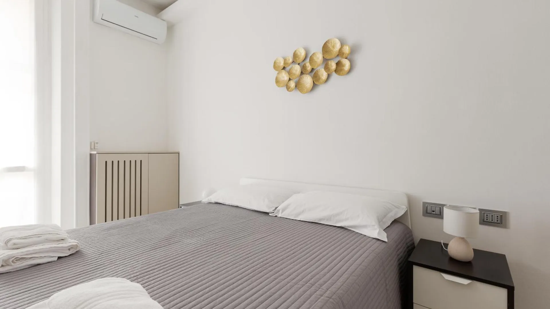 M4 Argonne Balcony Apartment Milánó 0*,  Olaszország